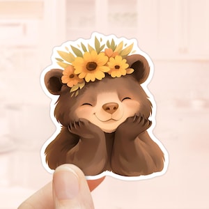 Pegatina de oso pardo con corona de flores, pegatina resistente al agua, pegatina de oso para guardería, regalo para amantes de los osos, pegatinas de animales bonitos, pegatina de oso del bosque
