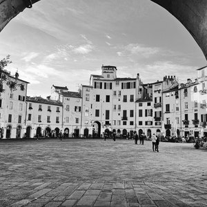 Piazza w Lucca we Włoszech, Toskania