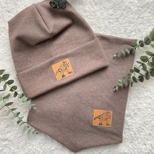 Hipster Beanie und Dreieckloop Dino Label nach Wunsch Farbwahl Früherjahr Übergang Sommersweat Junge Mädchen Unisex Bild 1