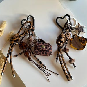 Leopard print bag charm, acrylic & metal – stylish bag charm keychain | Gift for girlfriend, gift for her