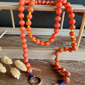 Handykette aus Holzperlen zum umhängen Handyband Schlüsselanhänger Perlenkette Schultergurt Holzperlen Boho Style Geschenk für Sie Orange