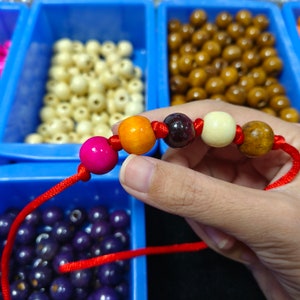 Chaîne de téléphone portable faite à la main perles bracelet de téléphone portable porte-clés chaîne de perles mousqueton or-argent perles en bois 14 mm cadeau pour elle image 8