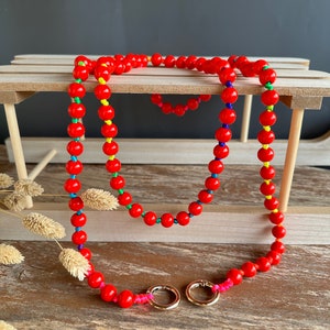 Handykette aus Holzperlen zum umhängen Handyband Schlüsselanhänger Perlenkette Schultergurt Holzperlen Boho Style Geschenk für Sie Rot