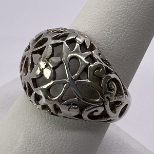 925 Sterling silver porous flower design ring size 8