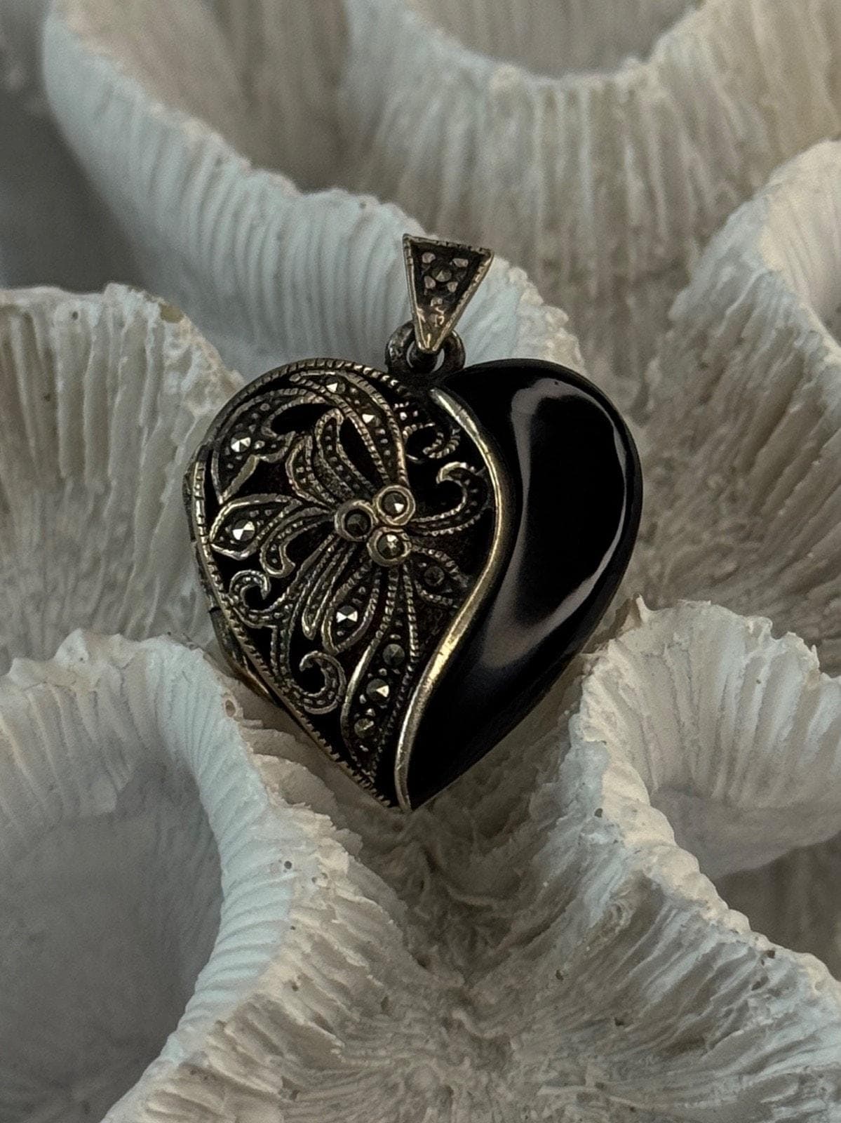 Vintage 925 Sterling Silver Onyx & Marcasite Heart Locket Pendant 