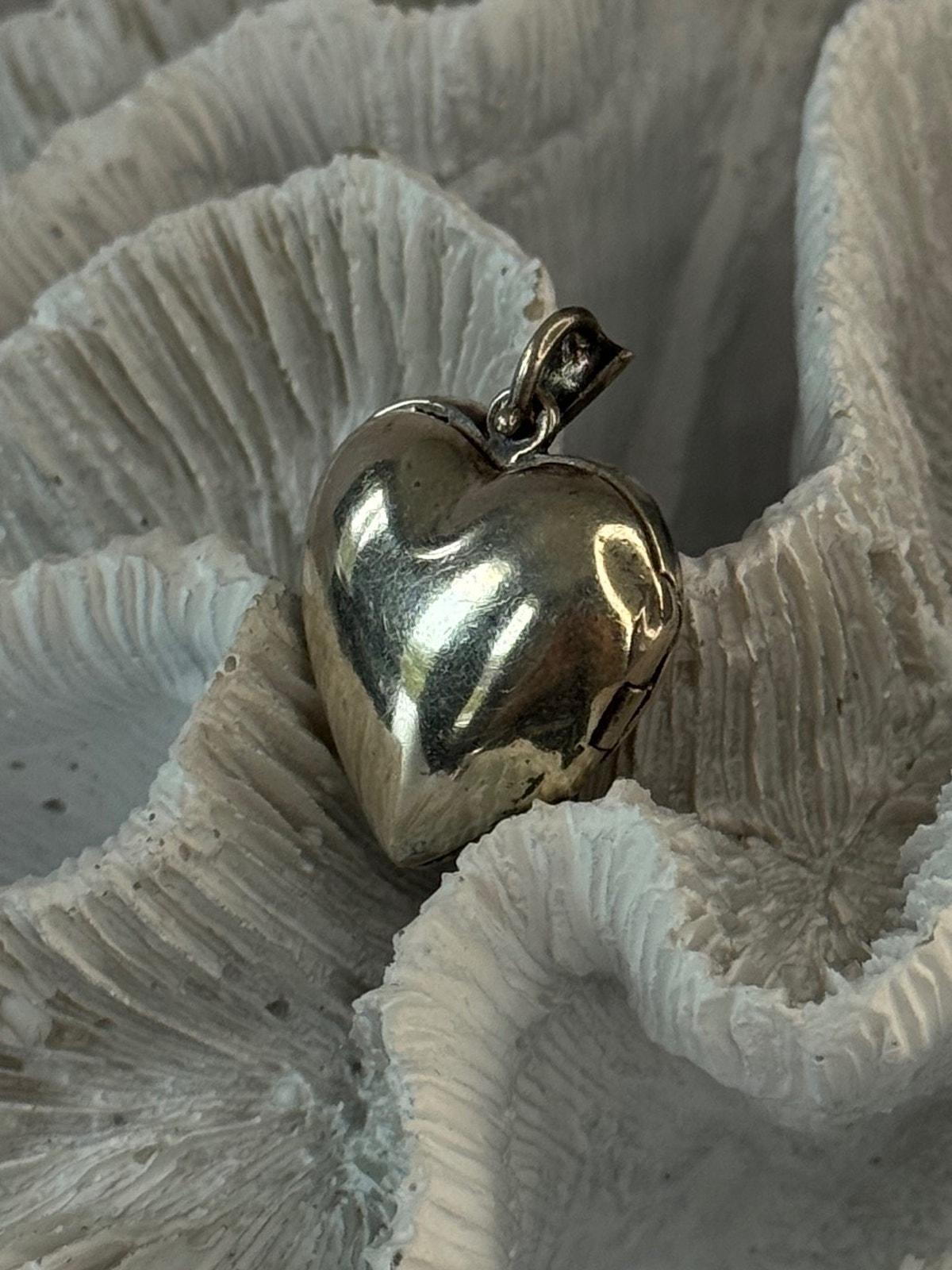 Vintage 925 Sterling Silver Onyx & Marcasite Heart Locket Pendant