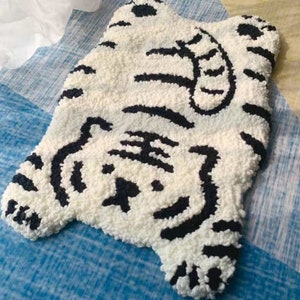 Punch needle beginner kit DIY tiger rug room decor/ kit with yarn all materials included image 2