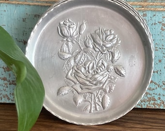 Posavasos de aluminio Everlast forjados vintage con diseño floral de rosas, juego de 4