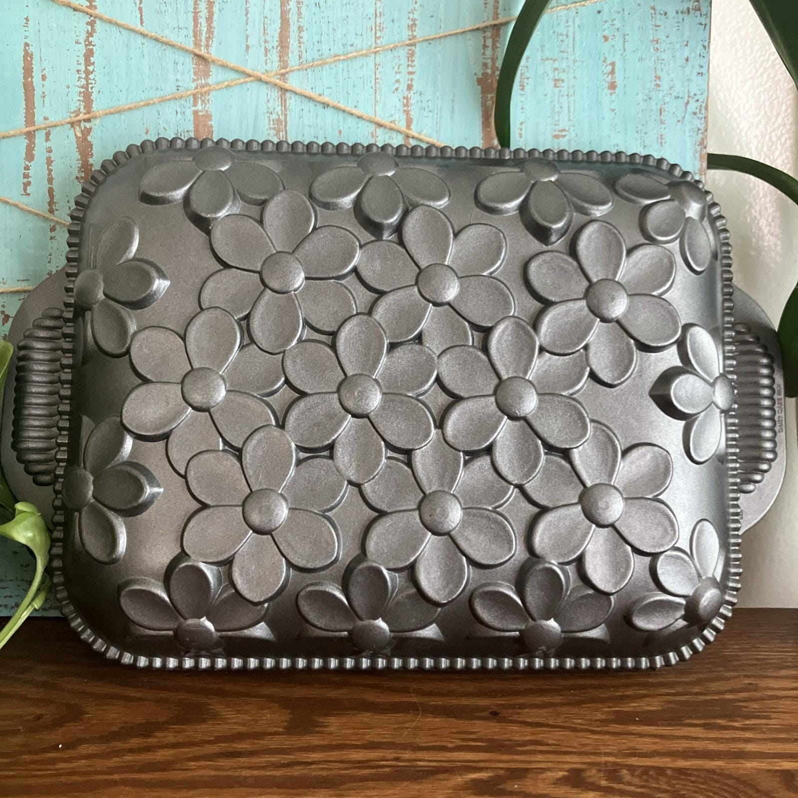 Nordic Ware Daisy Cake Pan 10 Cups 9