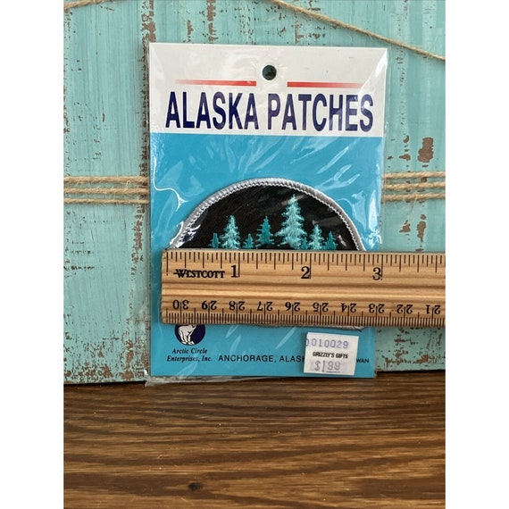 Vintage Alaska Patches Bear Paw Iron On - image 4