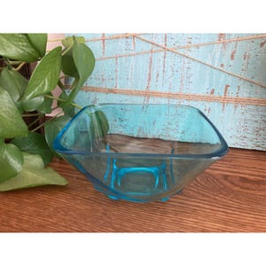 Hazel Atlas Azur Blue Glass Bowl Moroccan Square Capri Colony Turquoise 5-7/8&quot;