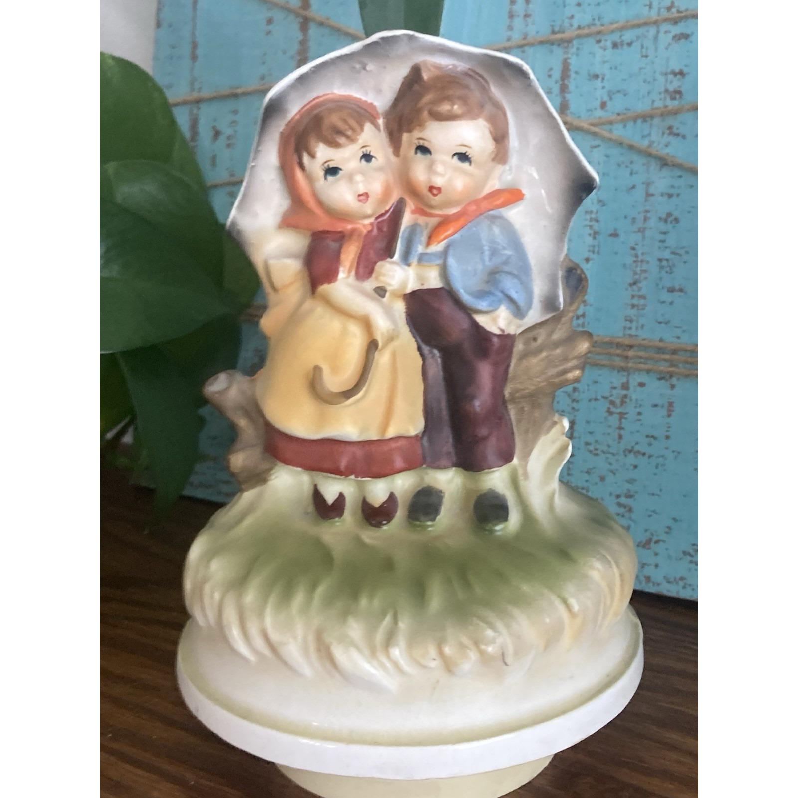 Vintage Sankyo Japan Rotating Music Box Boy Girl Nursery Raindrops