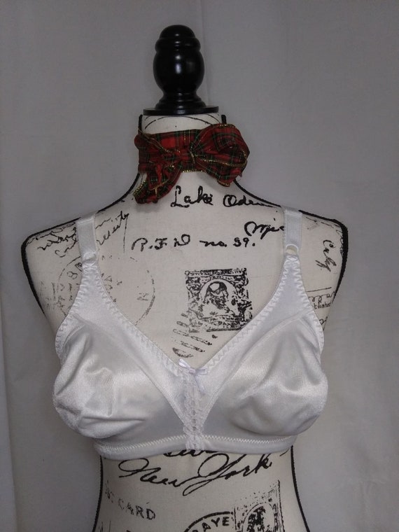 Vintage Satiny Bali Bra Unlined Seamless Wireless Union Stamp