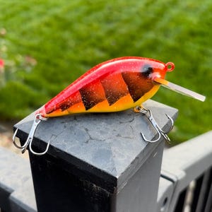 Customized Handmade Wooden Fishing Lure Crankbait Swimbait for Bass Pike Muskie