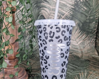 Trinkbecher mit Strohhalm, Coldcupm, Leopard, Leomuster mit Name, Geschenk personalisiert