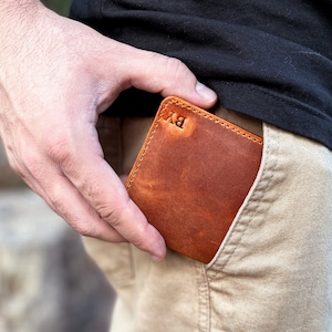 Cartera de cuero personalizada para hombre, billetera delgada plegable, billetera para padrinos de boda, regalo de aniversario para el mejor hombre