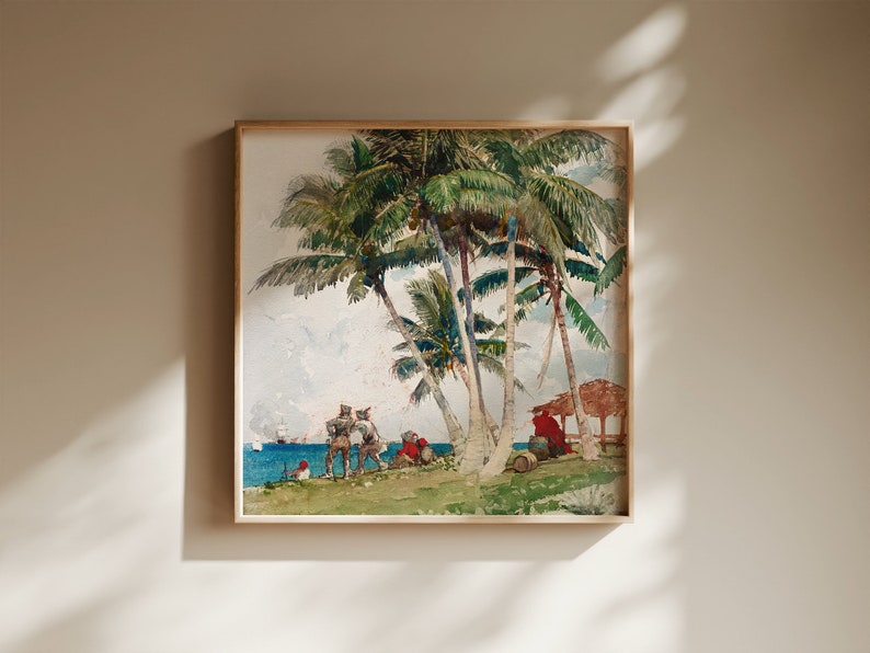 Pu&ograve; includere: Una stampa ad acquerello incorniciata raffigura una scena di spiaggia tropicale. Le palme con fronde verdi e tronchi marroni incorniciano la vista sull'oceano e sul cielo. Figure in abiti d'epoca sono riunite sulla riva.