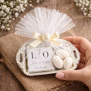 Gepersonaliseerde bruiloftbedankje mini dienblad chocolade-amandelsnoep, elegante gastherinnering