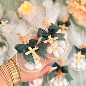 Personalisierte Mandel Süßigkeit Gastgeschenk : Ring Tüll Tasche mit Trockenblumen