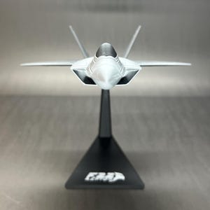F-22 Raptor Desk Model with Stand,  Lockheed Martin Fighter Jet F22, Airplane Model, 1:72 Scale
