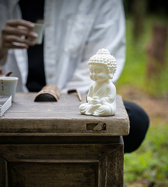 Relaxdays Statua Buddha Seduto In Ceramica – 17 Cm, Bianco, Resistente Al Gelo E Intemperie – Per Giardino, Balcone, Interni (Yoga E Meditazione)