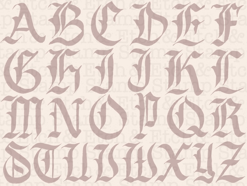 K&ouml;nnte beinhalten: Ein Satz von Gro&szlig;buchstaben in einer traditionellen Blackletter-Schriftart, auch bekannt als Old English oder Gothic Script. Die Buchstaben sind in einem blassrosa Farbton auf wei&szlig;em Hintergrund dargestellt.