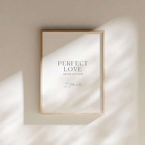Arte de pared imprimible de 1 Juan 4:18 / Arte minimalista de las Escrituras / Versículo bíblico moderno imprimible / El amor perfecto expulsa el miedo / Letrero de 1 Juan 4:18