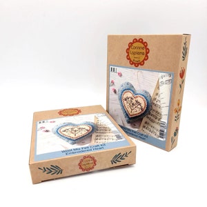 Mini-kit de bricolage en feutre ''Folk Cat'' par Corinne Lapierre Ltd - Pure Lai
