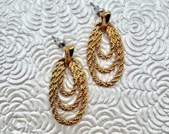Pendientes de aro vintage de tres capas con diseño náutico, de Tailandia, en tono dorado, de 3,8 cm.