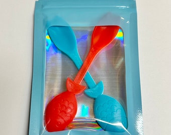 Set of 2 (1 red and 1 blue) fish food picks for bento box lunches!