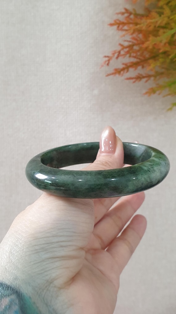 本物のビルマ産翡翠バングル - タイプA、ユニークな深緑色のツートン