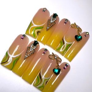 Jamaican vacay nails medium