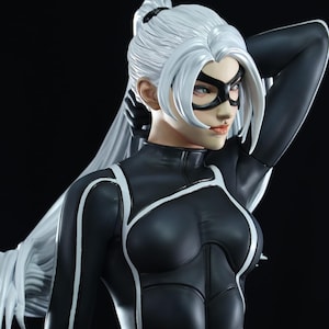 stealth cat burglar figurine| Gift idea,  Collectible | 8k Print 3D printed & hand-painted Figurine, Statue Collectables.