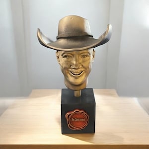 Custom 3D Printed Award Trophy: Personalized Corporate Recognition