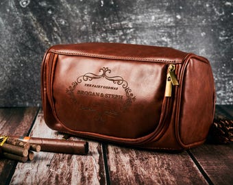Personalized Men's Toiletry Bag, Engraved Leather Travel Kit, Groomsmen Gifts, Custom Travel Toiletry Bag, Leather Accessory Gift for Him