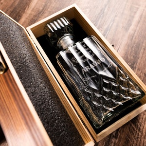 Personalized Whiskey Decanter Set, Custom Decanter with Wooden Gift Box, Engraved Decanter, Groomsman Gifts, Gifts for Dad, Gifts for Him