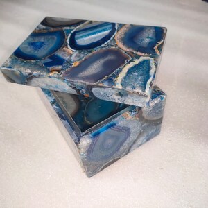 Boîte à bijoux | Boîte en pierre | Porte-cartes de tarot | Agate du Brésil bleue colorée | Guérison | Décoratif | uniques