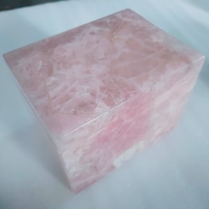 Rosenquarz | Große Box mit echten Steinen | Erinnerungen | Heilung | Seltenes Fundstück | Fellfamilie | Asche |Ruhe in Frieden| 8*6*6 | Versandfertig in 1-2 Wochen