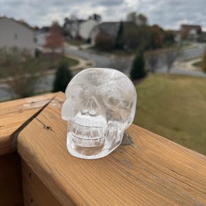 Calavera de cristal de cuarzo transparente