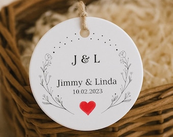 Personalized Wedding Favor Tags: Round White Cardstock with Kraft String (Set of 20)