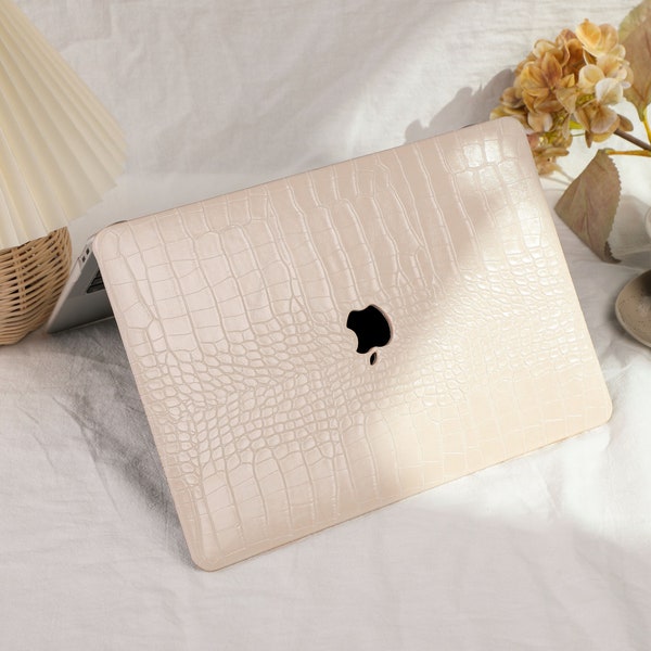 Cream Crocodile Print Leather MacBook Case for New MacBook M2 Air 13 A2681 Pro 13 A2338 Pro 14 Pro A2442 Pro 16 inch 2022 Unique Laptop Case