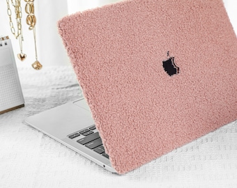 Personalised Rose Pink Fluffy MacBook Case for New MacBook Air 15 2023 M2 Air 13 A2681 M2 Pro 13 A2338 Pro 14 Pro 16 inch Unique Laptop Case