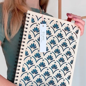 Grazioso quaderno A4 con motivo Fiore di Loto, grande album in legno tagliato al laser, regalo personalizzato, carta a righe, bianca, disegno e acquerello