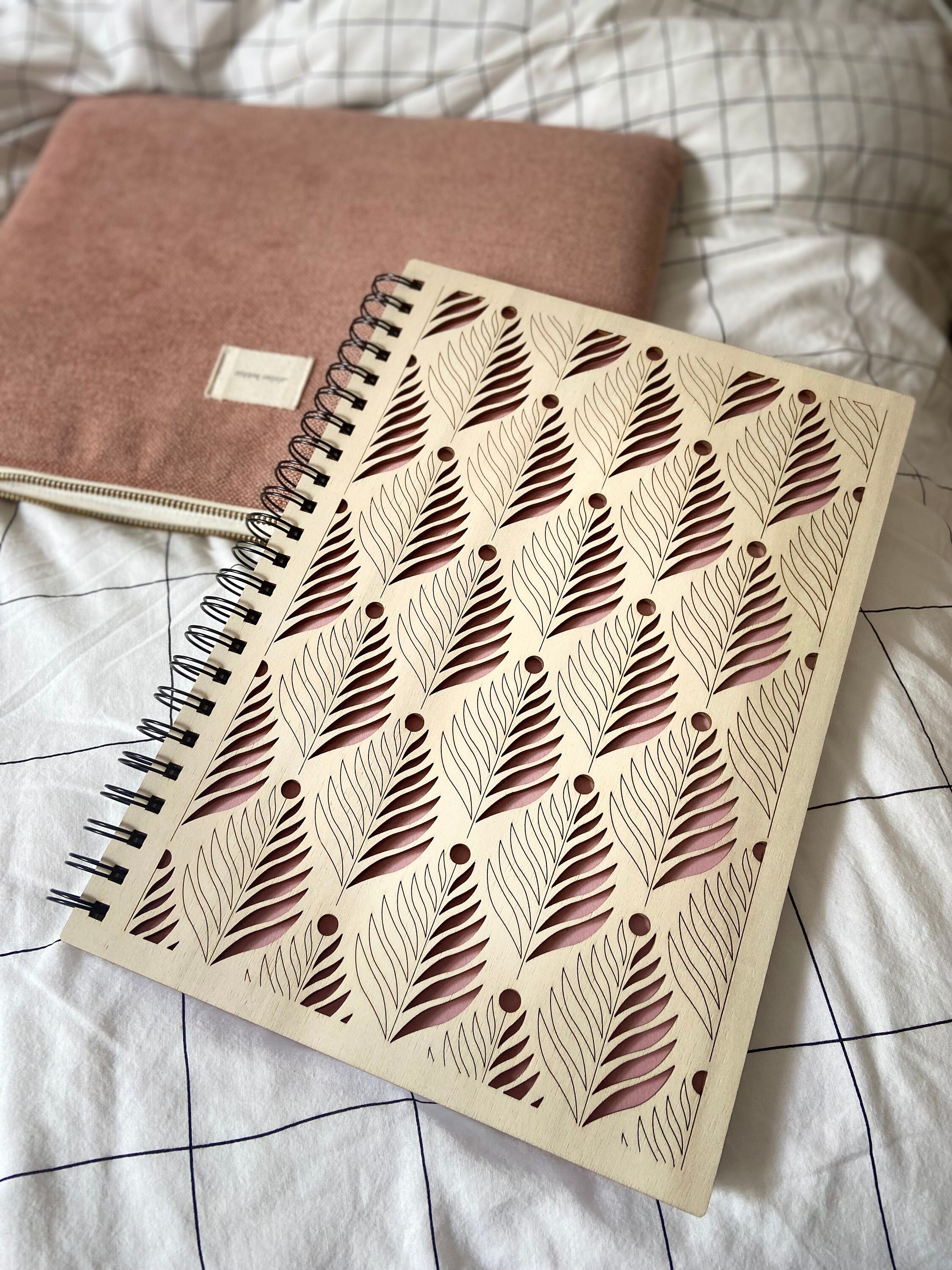 Pretty large A4 note or drawing notebook in wood engraved leaf pattern, writing notebook, watercolor notebook, photo album, gifts, note book