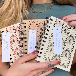 Pretty little notebook or drawing book in wood engraved with Indian motif, Poplar wood