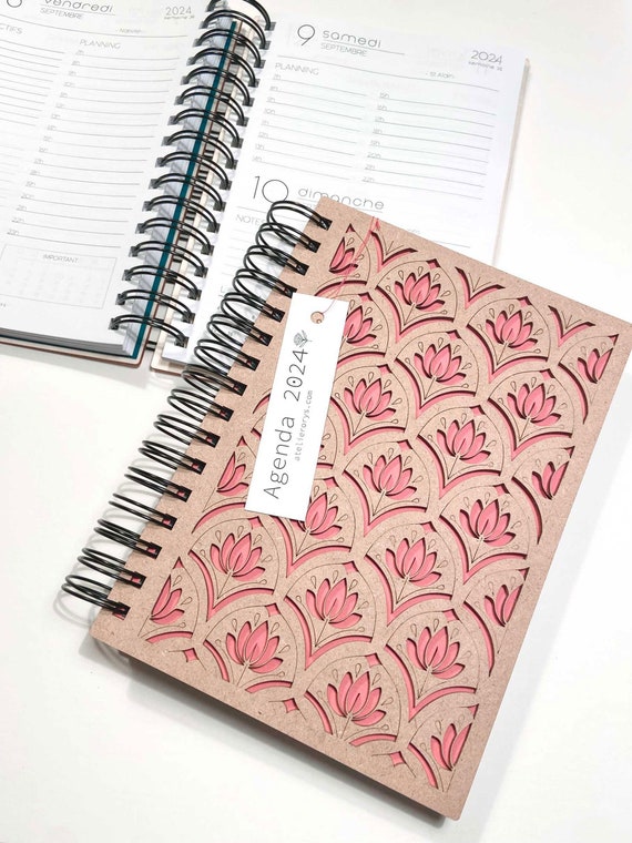 Joli agenda organisateur 2024, fleurs, rechargeable en bois