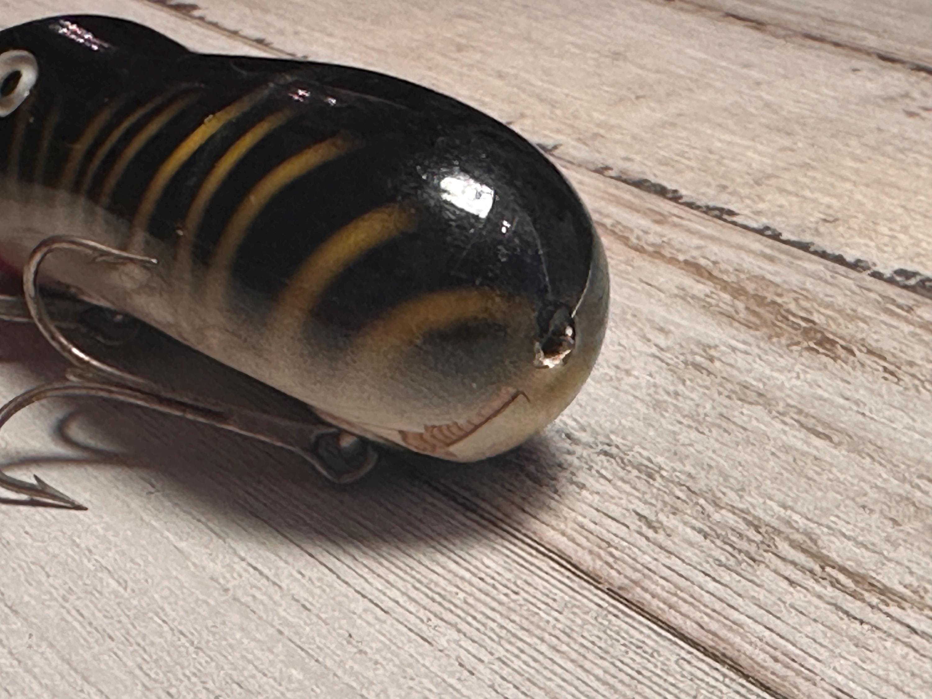 Vintage Shakespeare Wooden Lure - 1940's - Genuine Swimming Vintage Shakespeare Wooden Lure - 1940's - Genuine Swimming