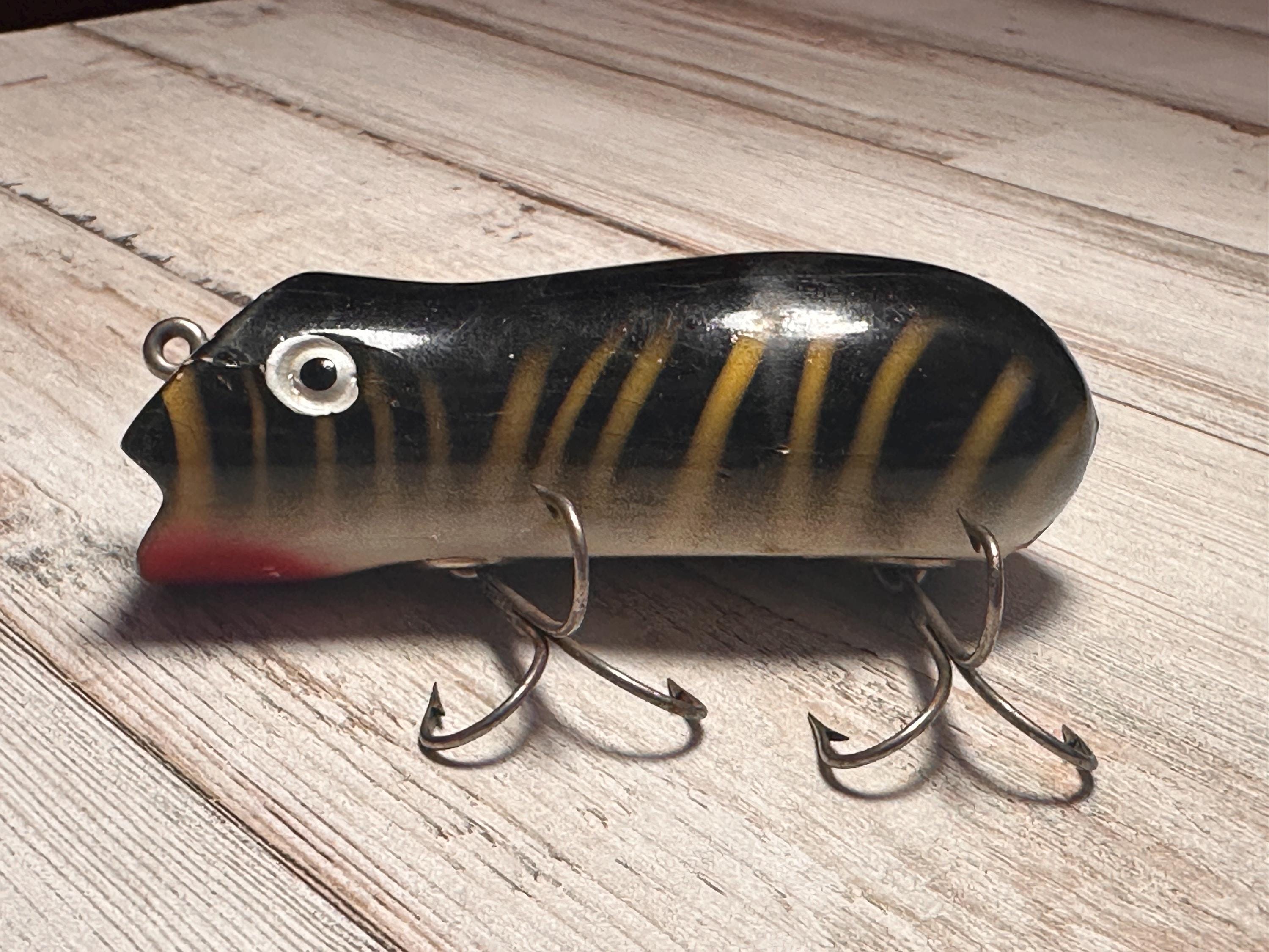 Vintage Shakespeare Wooden Lure - 1940's - Genuine Swimming Vintage Shakespeare Wooden Lure - 1940's - Genuine Swimming