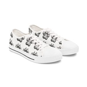 Stylish Women&#39;s Low Top Sneakers with Cute Paw Print, Great for Dog Lovers, Casual Wear, Gifts for Pet Owners, Animal Print Sneakers