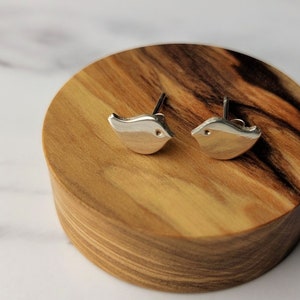 Silver bird stud earrings | Handmade silver bird studs | Minimalist bird jewelry | Best friend gift | Gift for her | Birthday gift